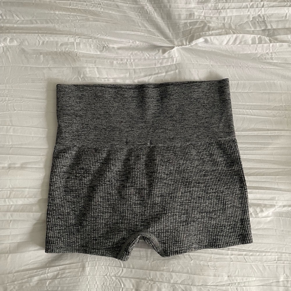 Colsie Gray Bike Shorts with Seamless Design and Ribbed Waistband